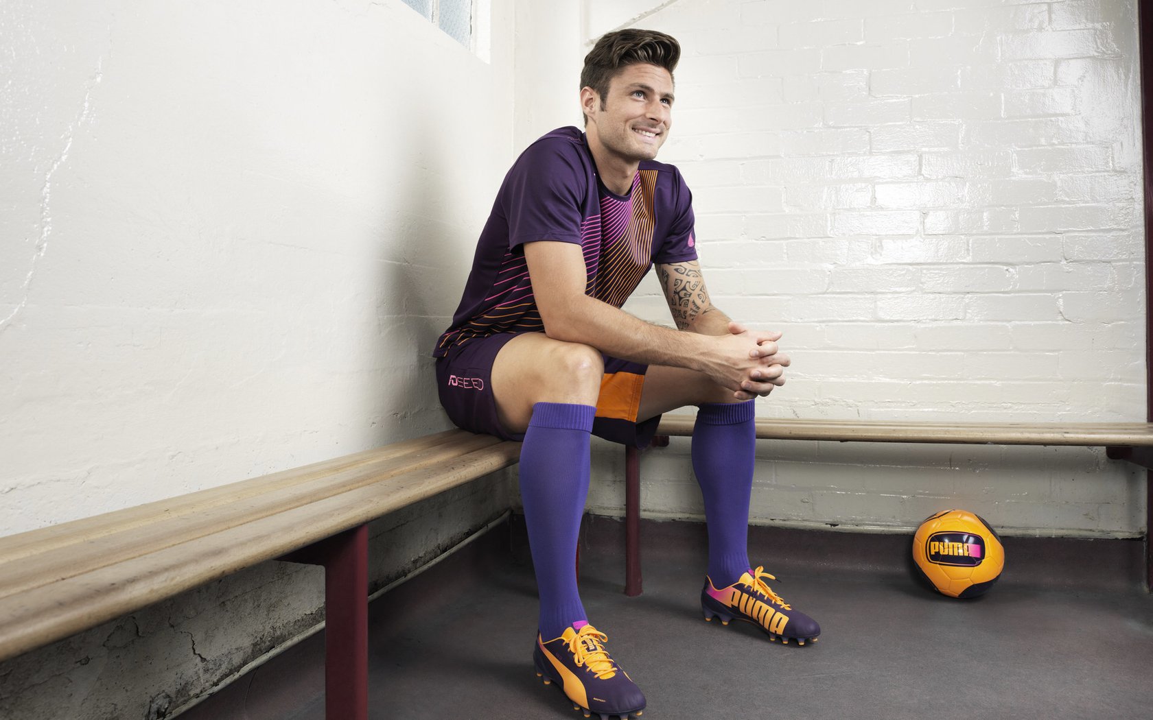 快船战绩持续低迷,哈登和保罗无法扭转局势,哈登对快船神进球